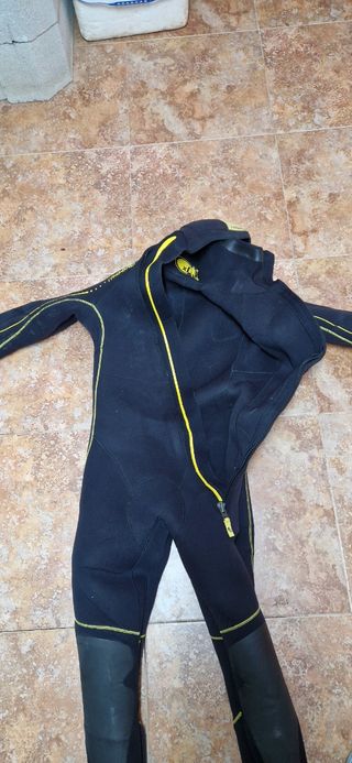 Traje de buceo con capucha tribord de 7 milímetros