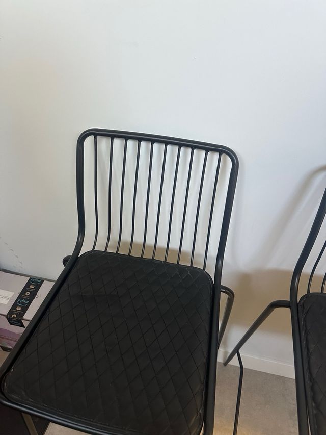 Taburetes altos negros