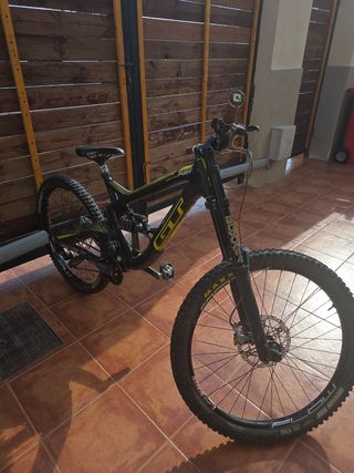 Bicicleta Descenso GT 27,5