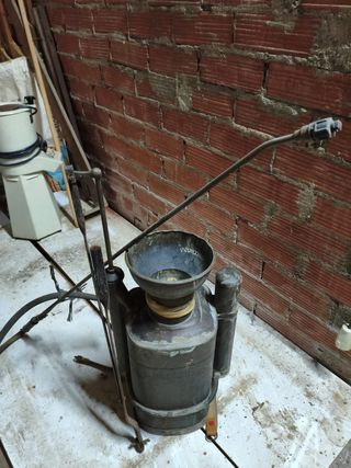 Varias Mochilas Pulverizadora Cobre Antigua