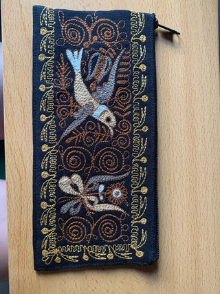 Funda artesanal gafas/billetera bordada