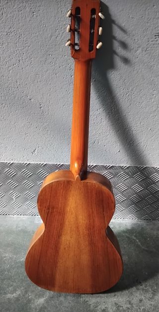 Guitarra antigua 
