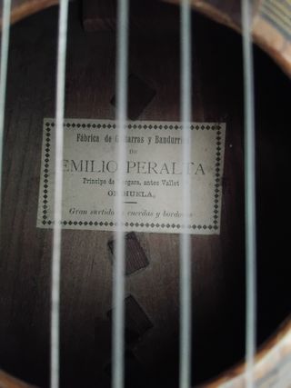 Guitarra antigua 