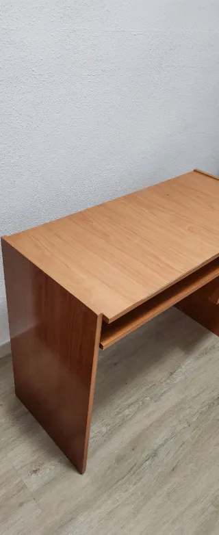 Escritorio madera  en Orihuela