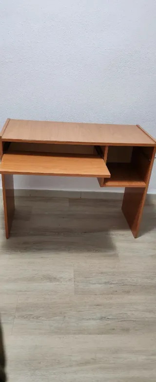 Escritorio madera  en Orihuela