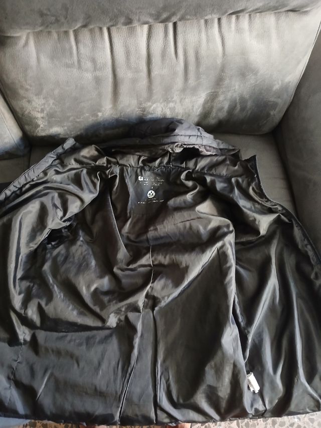 Abrigo Mountain Warehouse Negro