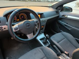 Opel Astra H GTC 2008