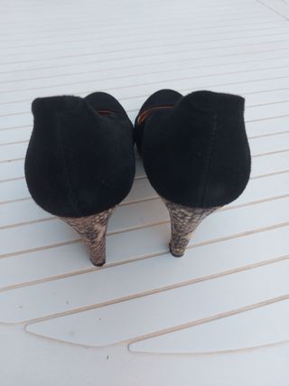 Zapatos de tacón negros