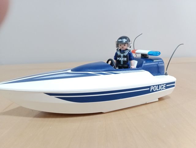 Barca della polizia Playmobil con figura