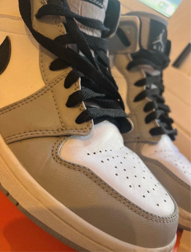 Zapatillas Air Jordan Grises y Blancas Talla 41