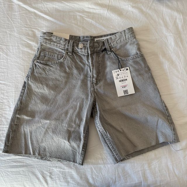 Pantalones vaqueros Bershka grises