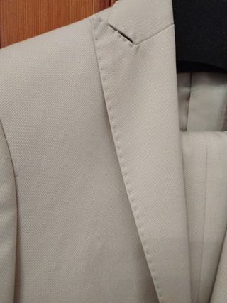 Traje de caballero beige