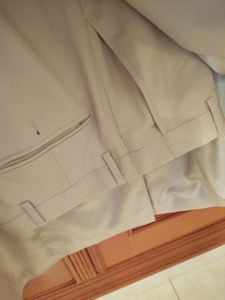 Traje de caballero beige