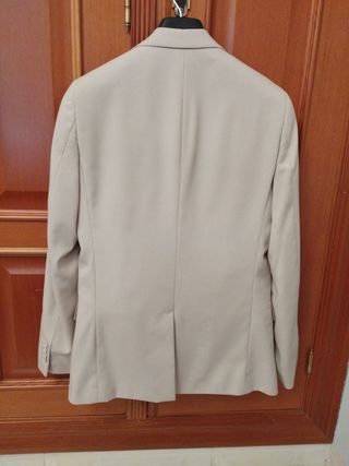 Traje de caballero beige