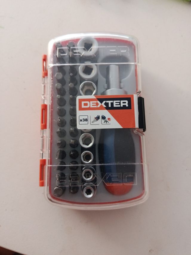 Juego de puntas y destornillador Dexter