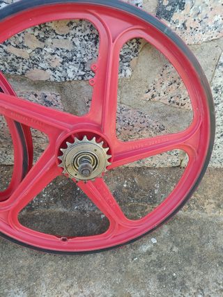 Llantas Star X antiguas rojas