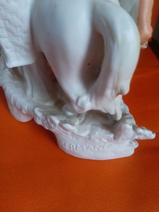 Figura de porcelana antigua con caballo