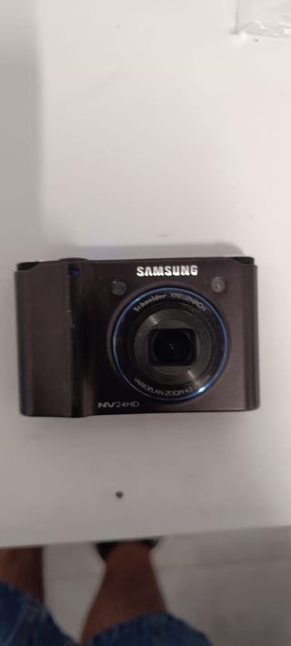 Cámara Compacta Digital Samsung nv24 HD 10.2 MP
