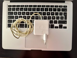 MacBook Air 13” (2017) –BATERÍA NUEVA
