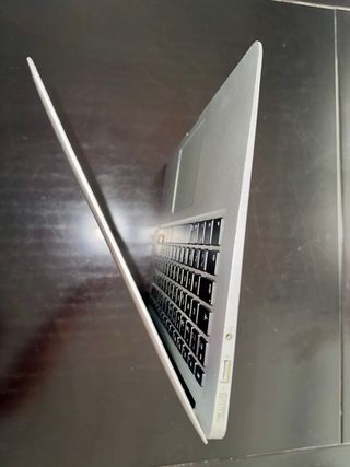 MacBook Air 13” (2017) –BATERÍA NUEVA