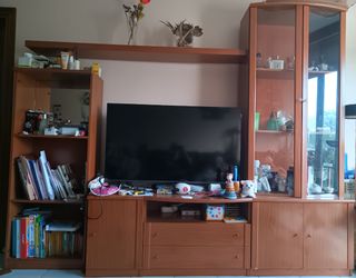 Mueble de madera cerezo estilo años 80.
