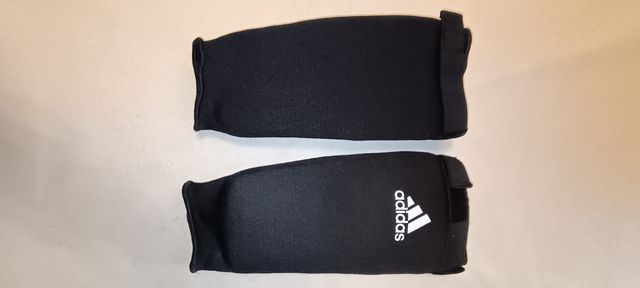 Espinilleras Adidas Negras
