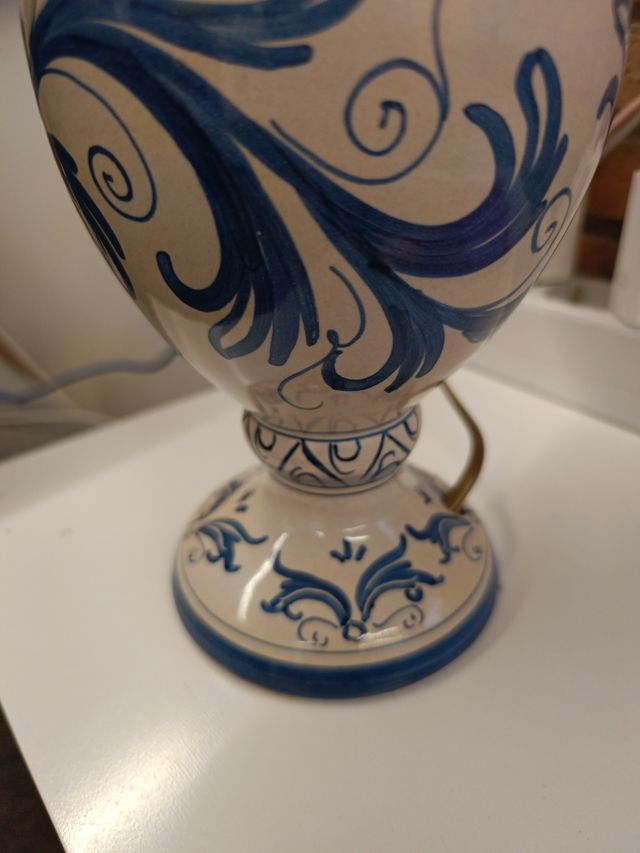 Lume in ceramica di Caltagirone