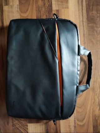 Borsa tracolla impermeabile notebook nero arancio