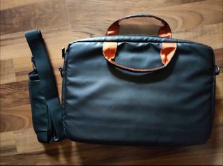 Borsa tracolla impermeabile notebook nero arancio