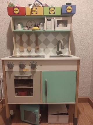 Cocina infantil de madera