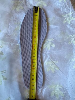 Zapatilla Adidas Deportiva Blanca y Morada