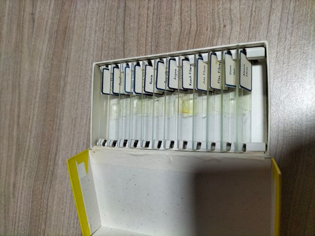 Caja Portaobjetos Microscopio ME-1