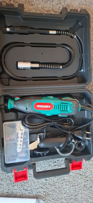Mini taladro Hychika con accesorios