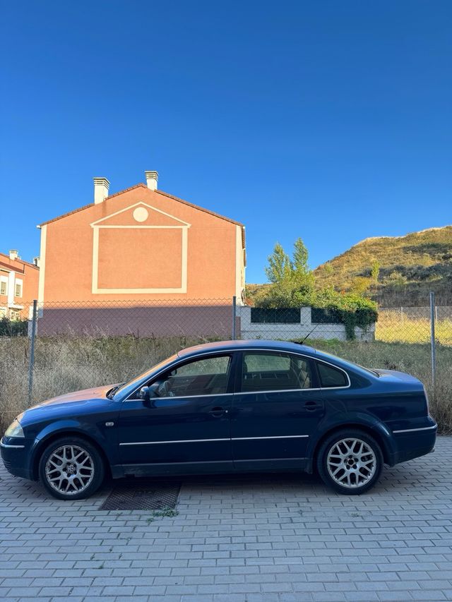 Volkswagen Passat W8 275cv