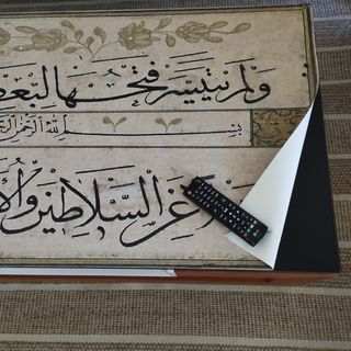 Mesa de centro elevable madera y cristal.