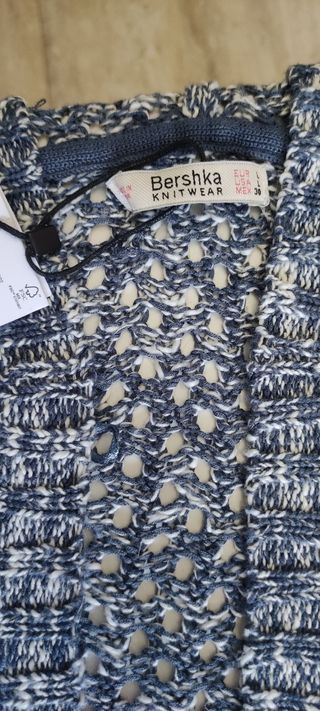Bershka cárdigan azul y blanco