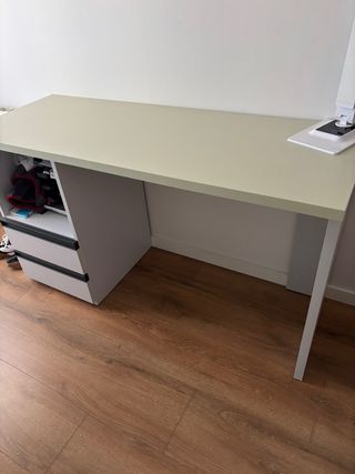 Cama alta con almacenaje