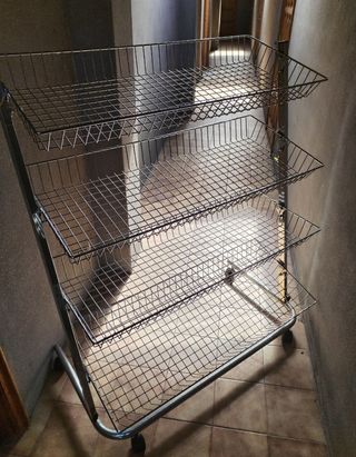 Estantería Metálica con Ruedas