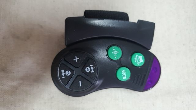 Smart voice player with acessories and box