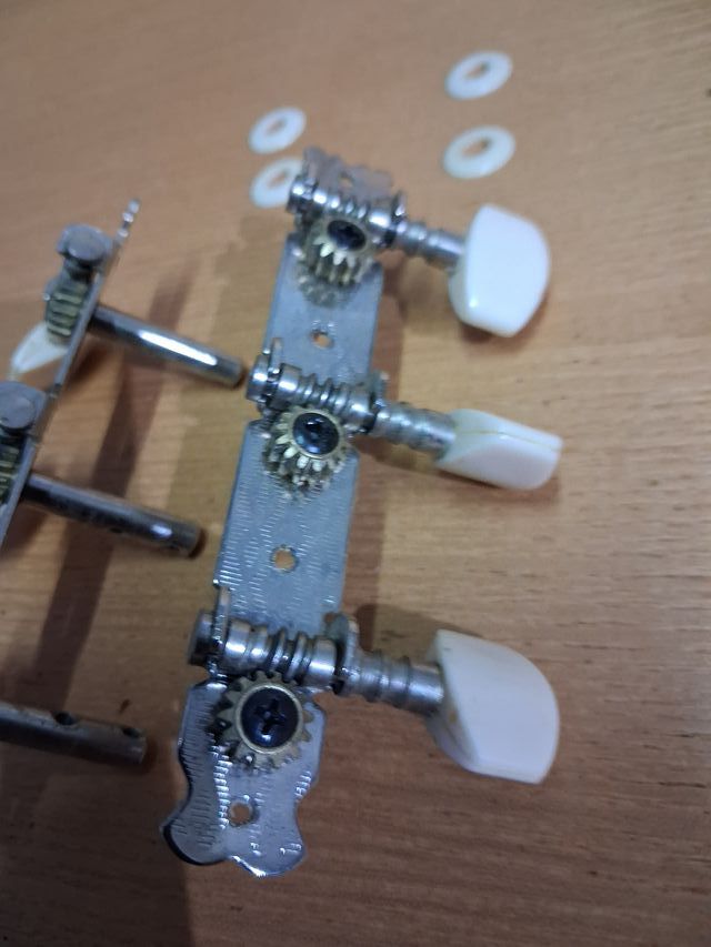 Clavijas de afinación para guitarra