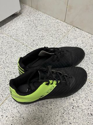 Zapatillas Negras y Verdes