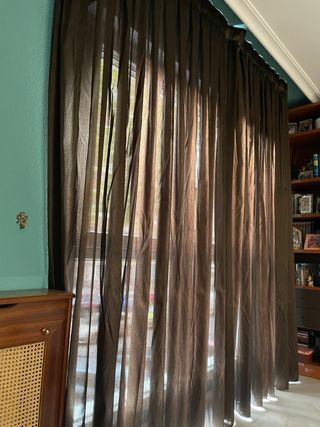 Cortinas marrones con bandò