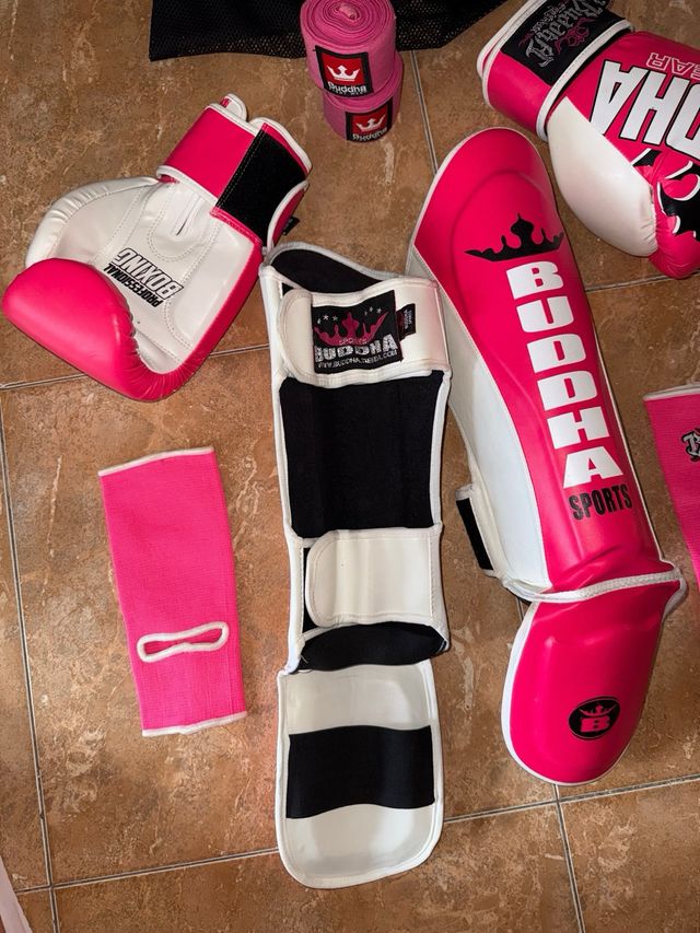 Equipo K1 / Kickboxing Buddha Rosa