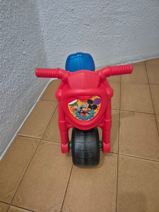 Moto infantil azul y roja