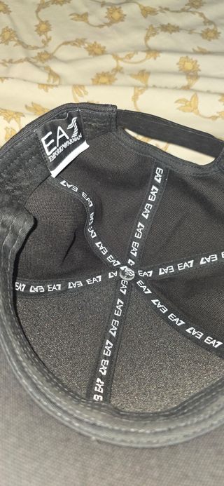 Gorra Emporio Armani EA7 Negra unisex sin estrenar