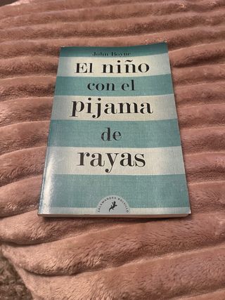 El niño con el pijama de rayas/ The Boy in the ...
