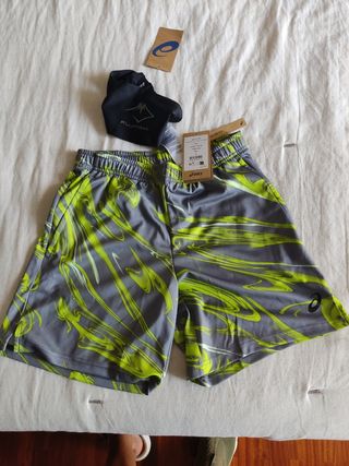 Pantalón corto ASICS gris con estampado