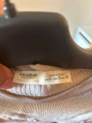 Top beige manga larga Pull and bear