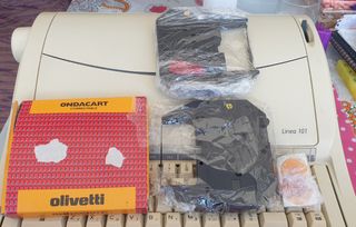 Máquina de escribir Olivetti Línea 101