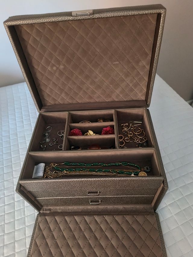 Joyero juvenil en tono bronce/dorado